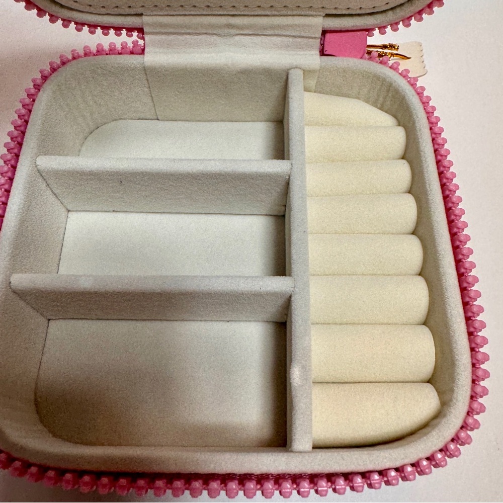 NWT Simply Southern Jewelry Travel Case Box in the "Oyster" print. - Picture 9 of 13